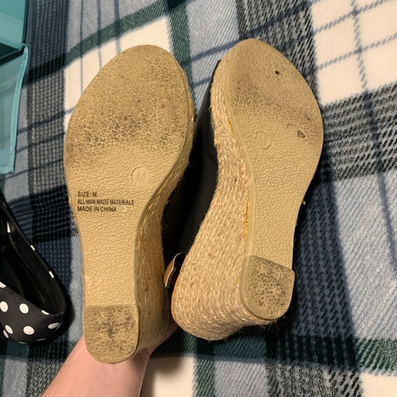 Rue 21 7-8 Black Fake Leather Wedges Peep Toe - Picture 3 of 6